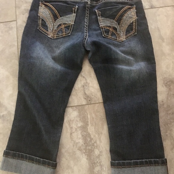 Mudd Jean Capris - Picture 2 of 2